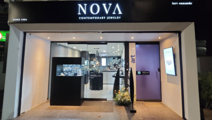 The Business of Bespoke Jewellery: Why Independent Artisans Are Winning in 2026